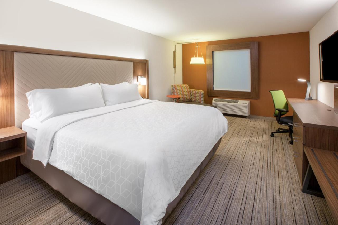 Holiday Inn Express & Suites - Stafford Nw - Sugar Land By Ihg Exterior foto